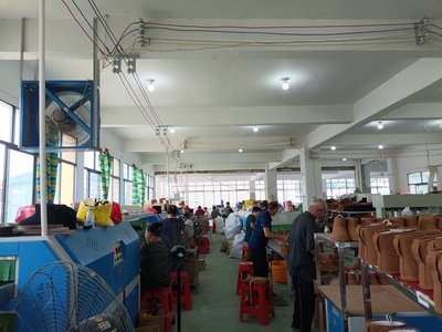 弥陀镇界岭村:家门口建鞋厂 助力群众就业增收